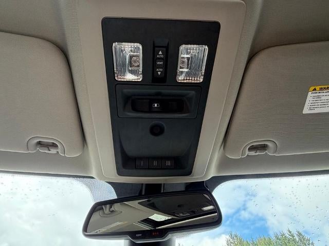 2016 RAM 1500 4WD Crew Cab 5.7 Ft Box Laramie