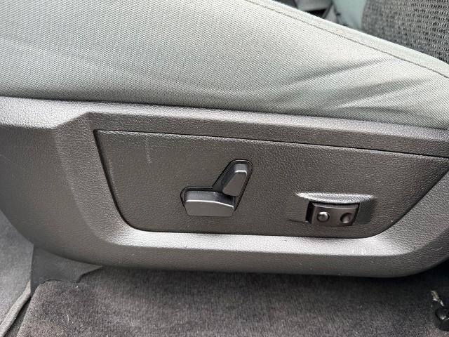 2018 RAM 1500 Big Horn 4x4 Crew Cab 6'4" Box