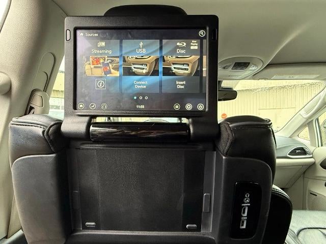 2018 Chrysler Pacifica Hybrid Limited FWD