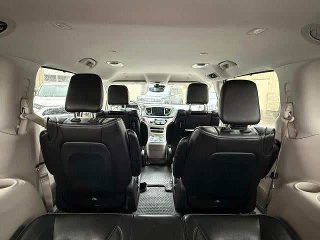 2018 Chrysler Pacifica Hybrid Limited FWD