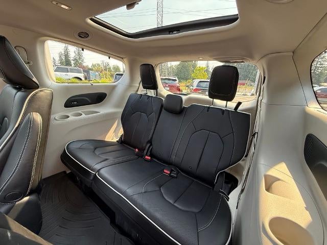 2021 Chrysler Pacifica Hybrid Limited FWD