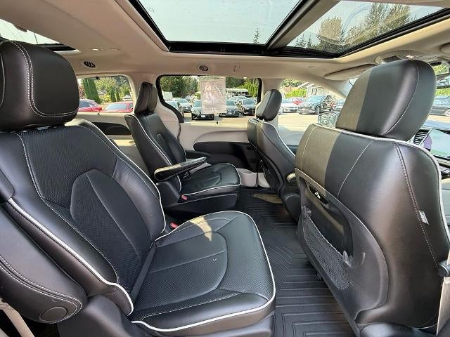2021 Chrysler Pacifica Hybrid Limited FWD