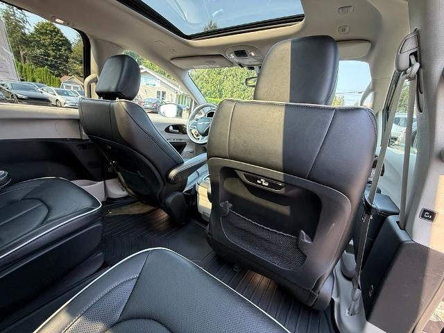 2021 Chrysler Pacifica Hybrid Limited FWD