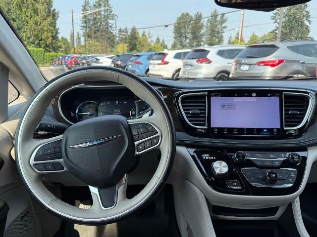 2021 Chrysler Pacifica Hybrid Limited FWD