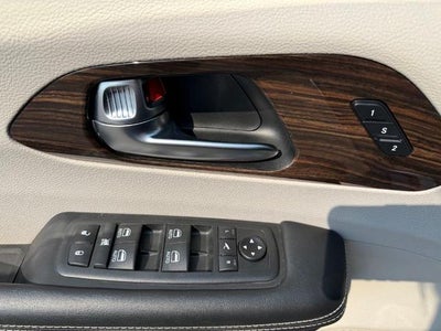 2021 Chrysler Pacifica Hybrid Limited FWD
