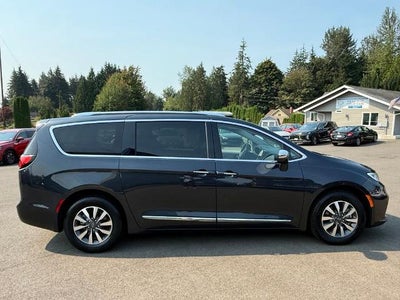 2021 Chrysler Pacifica Hybrid Limited FWD