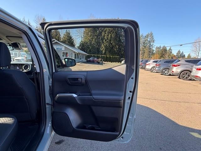 2022 Toyota Tacoma 4WD 4WD SR5 Double Cab 5' Bed V6 AT (GS)