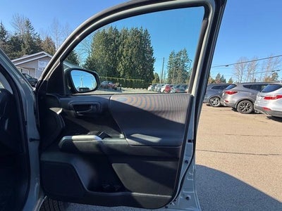 2022 Toyota Tacoma 4WD 4WD SR5 Double Cab 5' Bed V6 AT (GS)