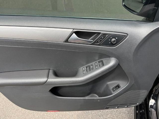 2016 Volkswagen Jetta 4dr Auto 1.4T SE Sedan