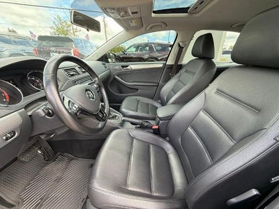2016 Volkswagen Jetta 4dr Auto 1.4T SE Sedan
