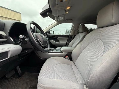 2021 Toyota Highlander LE AWD (SE)