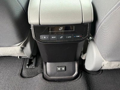 2021 Toyota Highlander LE AWD (SE)