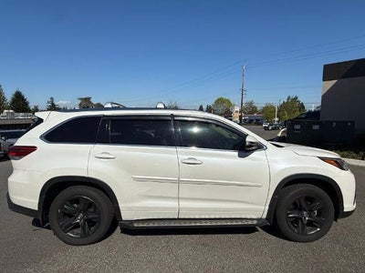 2017 Toyota Highlander Limited Platinum V6 AWD (Natl)