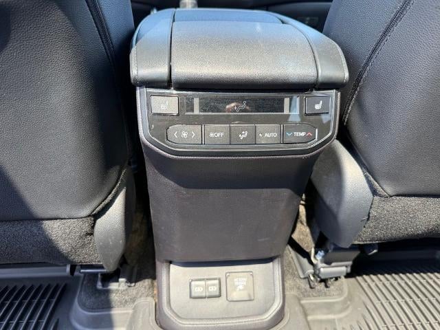 2026 Toyota Highlander Hybrid Platinum AWD (Natl)