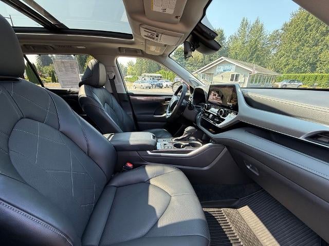 2026 Toyota Highlander Hybrid Platinum AWD (Natl)