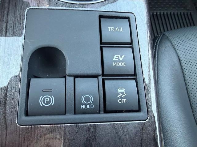 2026 Toyota Highlander Hybrid Platinum AWD (Natl)