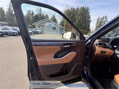 2022 Toyota Highlander Platinum AWD (Natl)