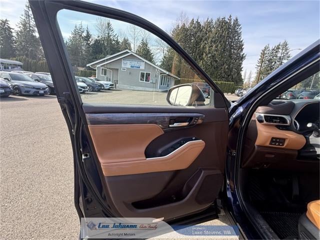2022 Toyota Highlander Platinum AWD (Natl)