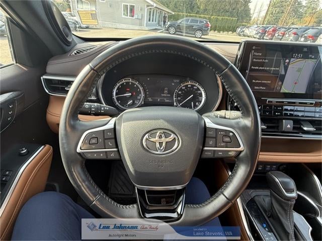 2022 Toyota Highlander Platinum AWD (Natl)