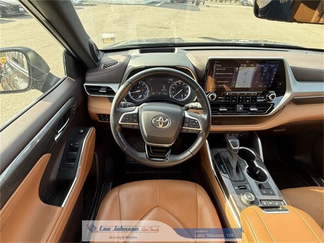 2022 Toyota Highlander Platinum AWD (Natl)