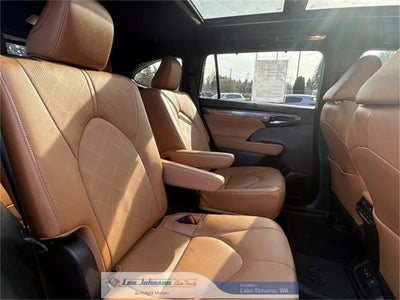 2022 Toyota Highlander Platinum AWD (Natl)