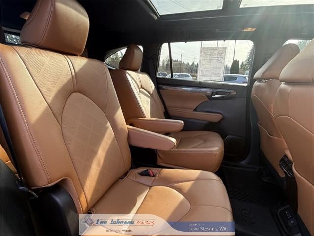 2022 Toyota Highlander Platinum AWD (Natl)
