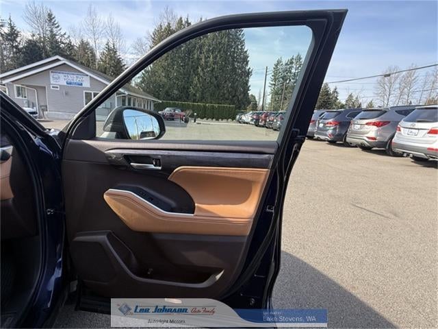 2022 Toyota Highlander Platinum AWD (Natl)