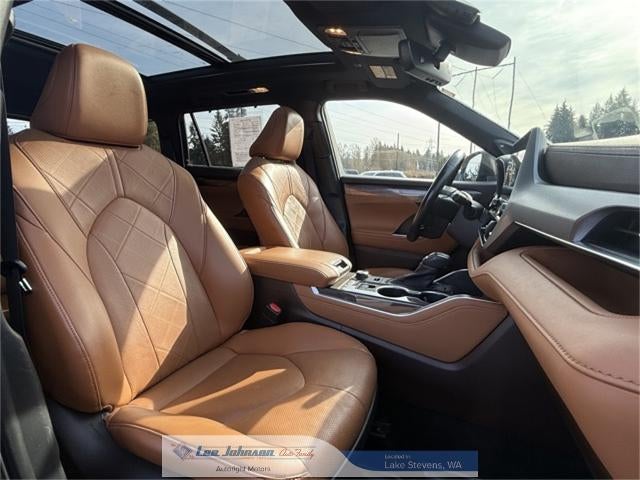 2022 Toyota Highlander Platinum AWD (Natl)
