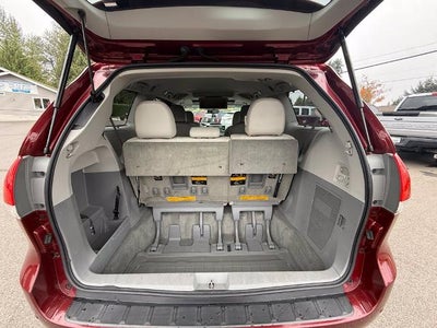 2012 Toyota Sienna 5dr 8-Pass Van V6 XLE FWD (Natl)