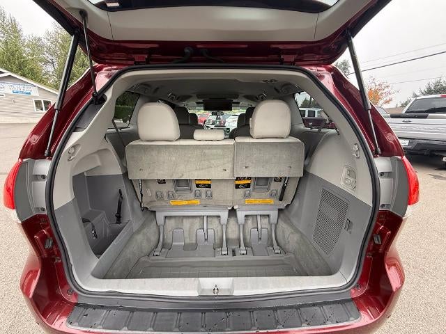 2012 Toyota Sienna 5dr 8-Pass Van V6 XLE FWD (Natl)