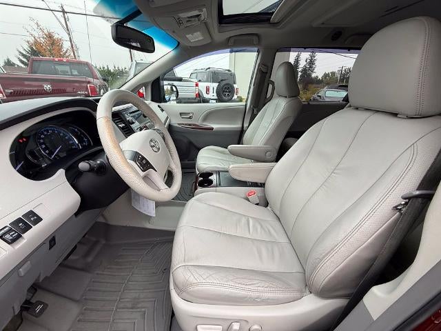 2012 Toyota Sienna 5dr 8-Pass Van V6 XLE FWD (Natl)