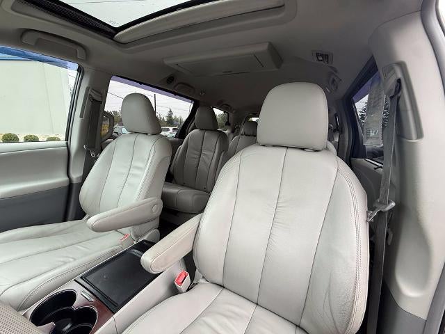 2012 Toyota Sienna 5dr 8-Pass Van V6 XLE FWD (Natl)