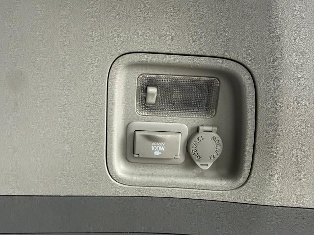 2012 Toyota Sienna 5dr 8-Pass Van V6 XLE FWD (Natl)