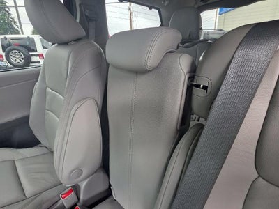 2018 Toyota Sienna XLE FWD 8-Passenger (Natl)
