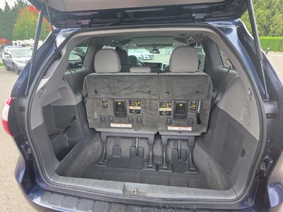 2018 Toyota Sienna XLE FWD 8-Passenger (Natl)