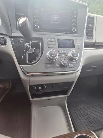 2018 Toyota Sienna XLE FWD 8-Passenger (Natl)