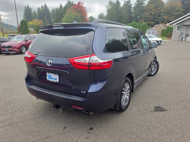 2018 Toyota Sienna XLE FWD 8-Passenger (Natl)