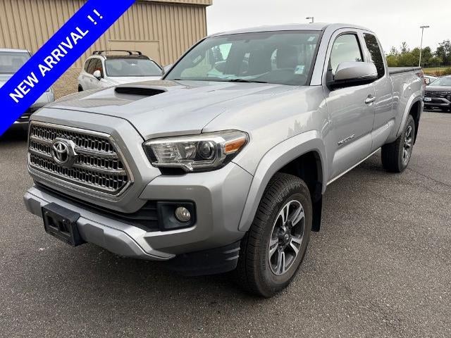 2017 Toyota Tacoma TRD Sport Access Cab 6' Bed V6 4x4 MT (Natl)