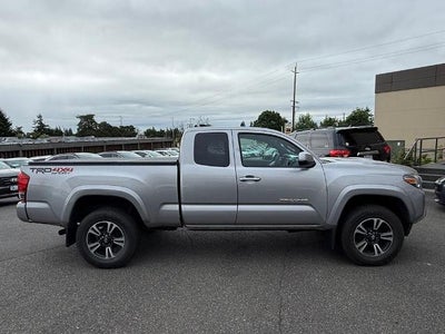 2017 Toyota Tacoma TRD Sport Access Cab 6' Bed V6 4x4 MT (Natl)