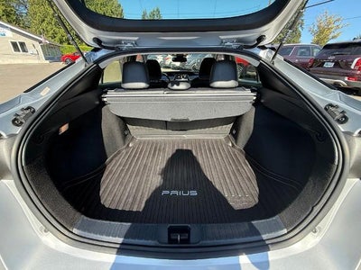 2017 Toyota Prius Four (Natl)