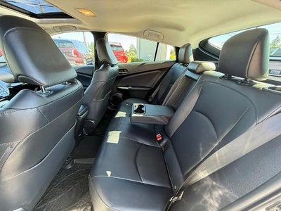 2017 Toyota Prius Four (Natl)