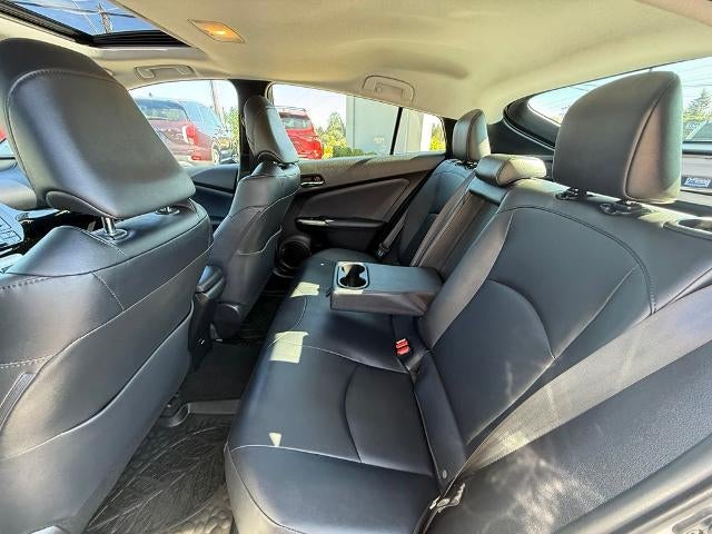 2017 Toyota Prius Four (Natl)