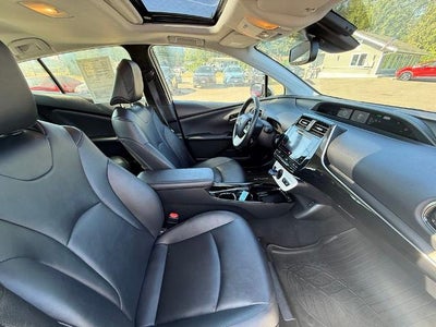 2017 Toyota Prius Four (Natl)
