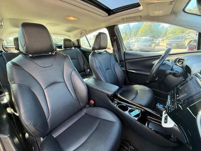 2017 Toyota Prius Four (Natl)