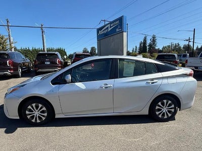 2017 Toyota Prius Four (Natl)
