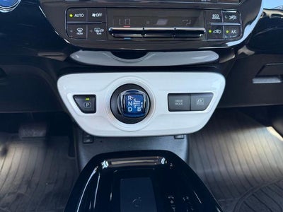 2017 Toyota Prius Four (Natl)
