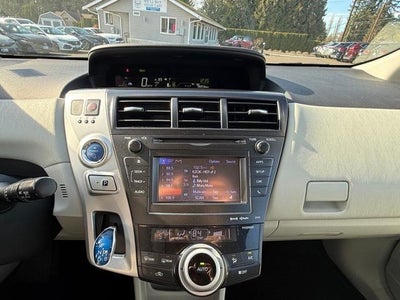 2013 Toyota Prius v 5dr Wgn Two (Natl)