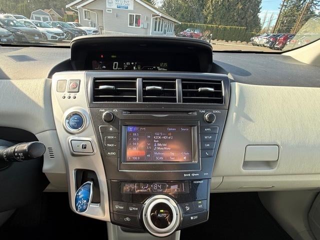 2013 Toyota Prius v 5dr Wgn Two (Natl)