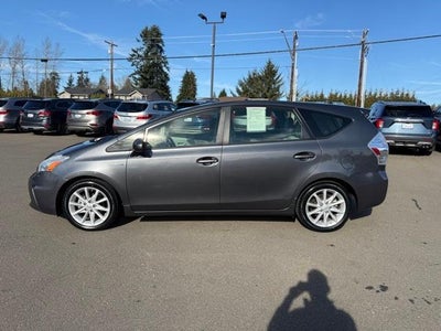 2013 Toyota Prius v 5dr Wgn Two (Natl)