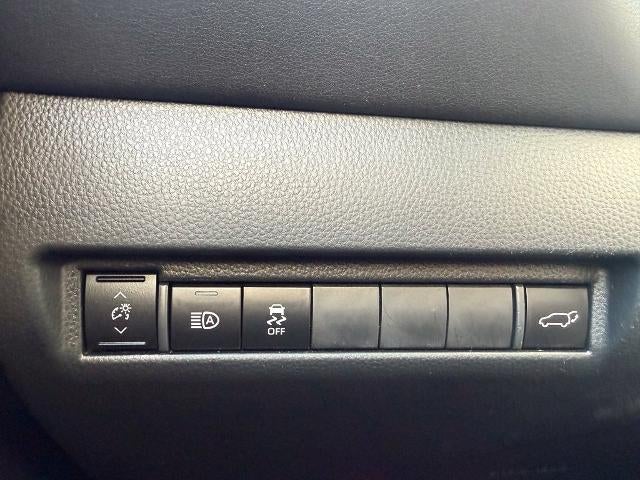 2024 Toyota Venza LE AWD (GS)